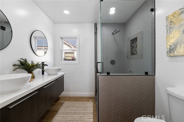 Detail Gallery Image 16 of 32 For 5750 5th Ave, Los Angeles,  CA 90043 - 3 Beds | 2 Baths