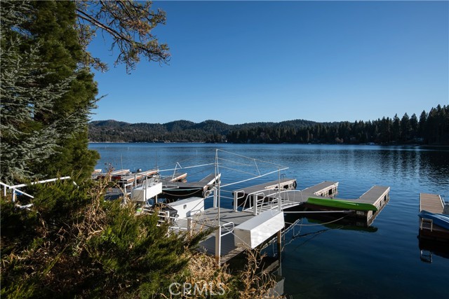 Detail Gallery Image 3 of 35 For 27937 West Shore Rd, Lake Arrowhead,  CA 92352 - 4 Beds | 4 Baths