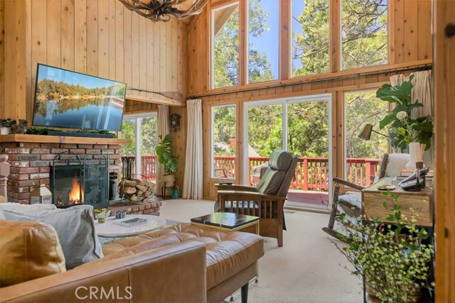 Detail Gallery Image 3 of 35 For 26974 Tunnel Dr, Lake Arrowhead,  CA 92352 - 3 Beds | 2 Baths