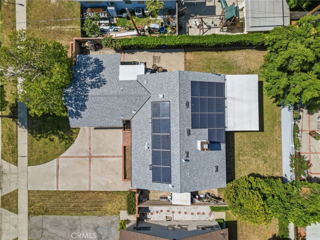 https://media.crmls.org/medias/345d99df-0fa0-4c3f-97e2-c7146f6cfe39.jpg?preset=X-Large