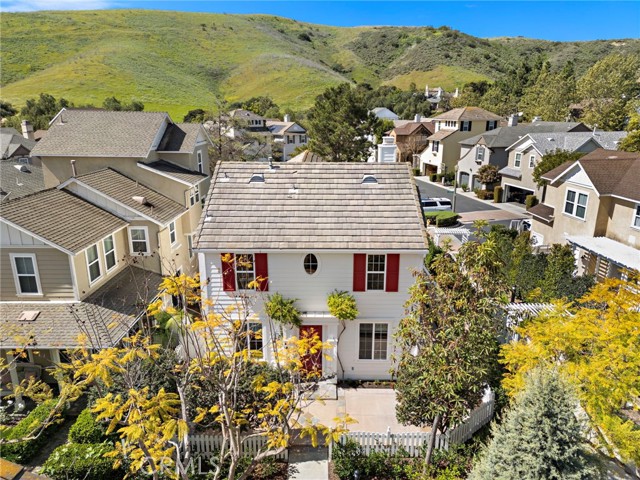 Detail Gallery Image 2 of 58 For 8 Earthen Ct, Ladera Ranch,  CA 92694 - 4 Beds | 2/1 Baths