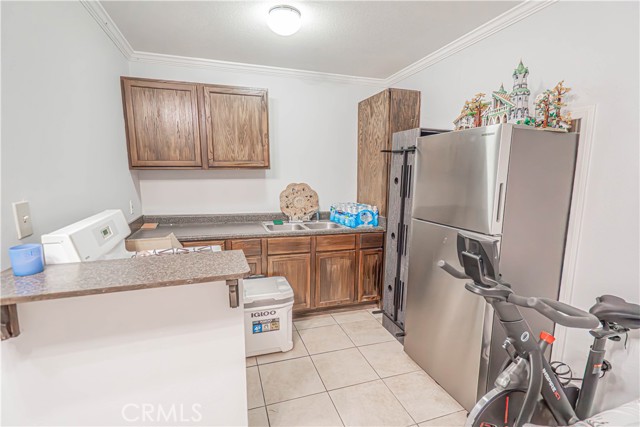 Detail Gallery Image 12 of 42 For 15543 Dearborn, North Hills,  CA 91343 - 4 Beds | 2 Baths