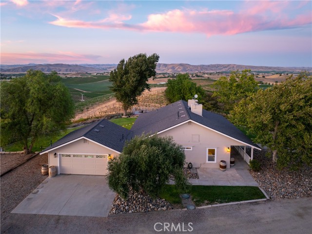 1825 Nygren Road, San Miguel CA: https://media.crmls.org/medias/345f8a10-357c-4eb5-a6bb-7d7e6b634d6e.jpg