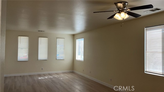 Detail Gallery Image 8 of 21 For 2753 E Norberry St, Lancaster,  CA 93535 - 4 Beds | 2 Baths