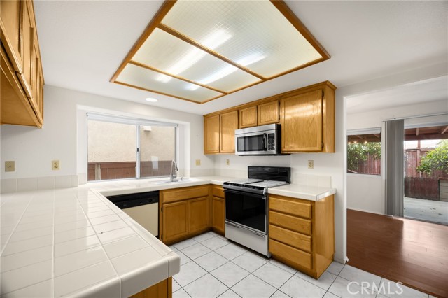 3631 Snowdrift Drive, Riverside CA: https://media.crmls.org/medias/34606937-1af8-4e0e-b416-0cb8c6147702.jpg