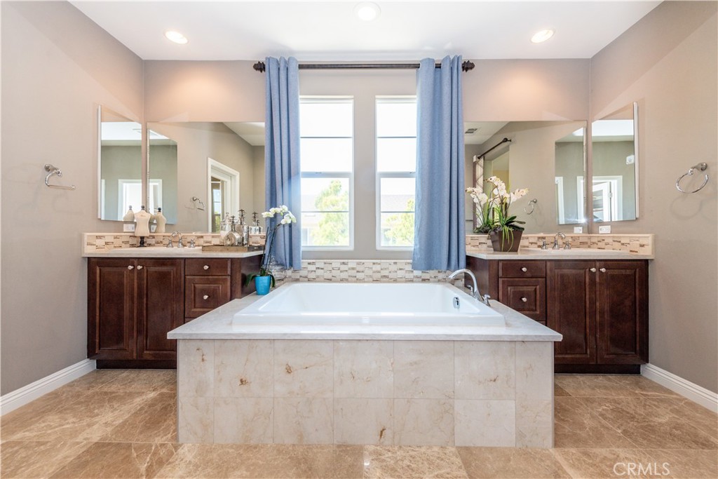 MLS #OC25262857 image #23