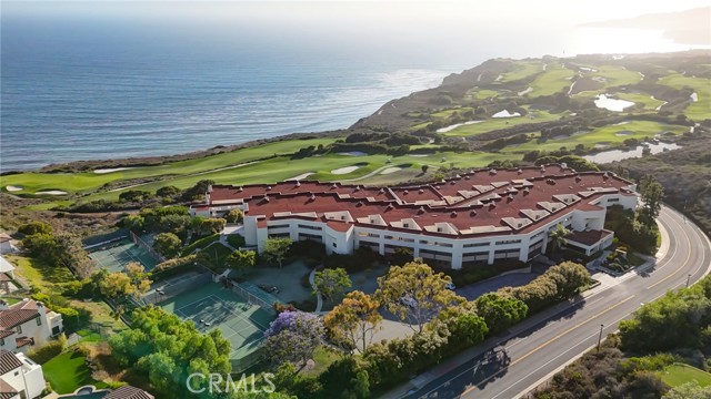 3200 La Rotonda Drive, Rancho Palos Verdes CA: https://media.crmls.org/medias/3461f887-dcae-4377-8308-10ade0b479f8.jpg