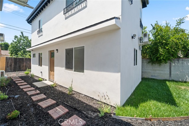 18656 Runnymede Street, Reseda CA: https://media.crmls.org/medias/346242dd-84bc-4cb1-9c54-d3748d3c9f74.jpg
