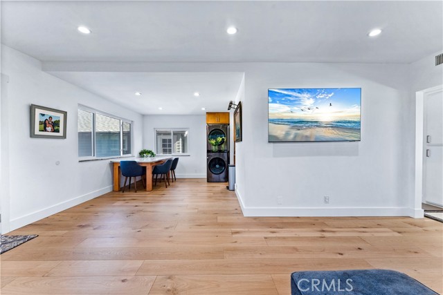 400 17th Street, Manhattan Beach, California 90266, 4 Bedrooms Bedrooms, ,2 BathroomsBathrooms,Residential,For Sale,17th,PW24197344