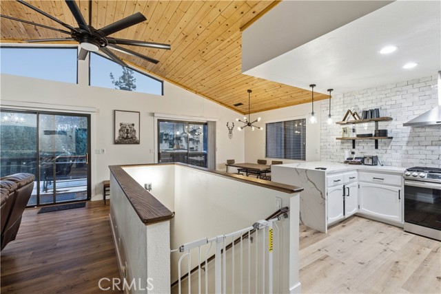 Detail Gallery Image 15 of 22 For 42677 Alta Vista Ave, Big Bear Lake,  CA 92315 - 2 Beds | 2 Baths