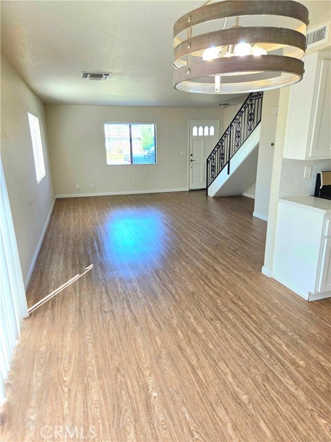 Detail Gallery Image 6 of 24 For 10784 Pine St, Los Alamitos,  CA 90720 - 3 Beds | 2 Baths