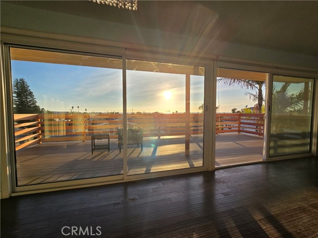 Detail Gallery Image 3 of 25 For 509 N Helberta a,  Redondo Beach,  CA 90277 - 3 Beds | 2 Baths