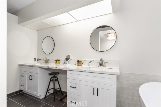 25010 Foxtail Court, Stevenson Ranch CA: https://media.crmls.org/medias/3463eda5-dc01-4255-9815-db56dd2b596f.jpg