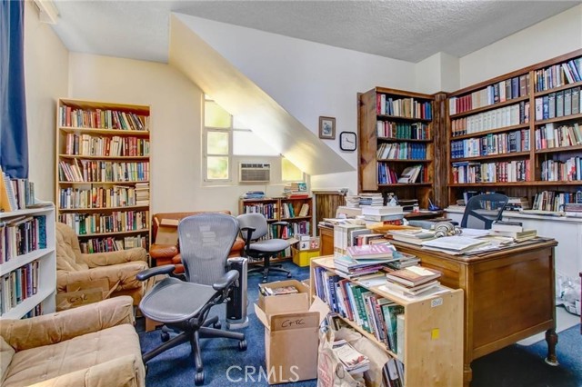 Image 24 of 46 For 724 Glenoaks Boulevard