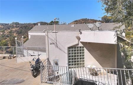 Detail Gallery Image 21 of 23 For 2579 Leicester Dr, Los Angeles,  CA 90046 - 5 Beds | 4 Baths