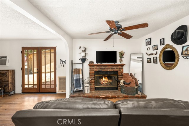 1014 7th Street, Norco CA: https://media.crmls.org/medias/3465246b-dc56-4a27-b23f-2d102382e588.jpg
