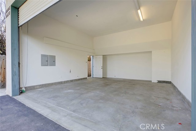 Detail Gallery Image 6 of 55 For 6648 Gaviota Ave, Lake Balboa,  CA 91406 - 4 Beds | 4 Baths