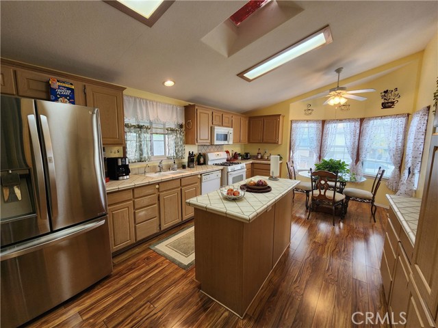 Detail Gallery Image 21 of 58 For 302 Magpie Ln, Fountain Valley,  CA 92708 - 3 Beds | 2 Baths