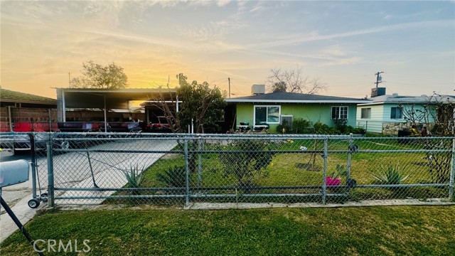 Detail Gallery Image 3 of 20 For 5833 Leo, Bakersfield,  CA 93307 - 2 Beds | 1 Baths