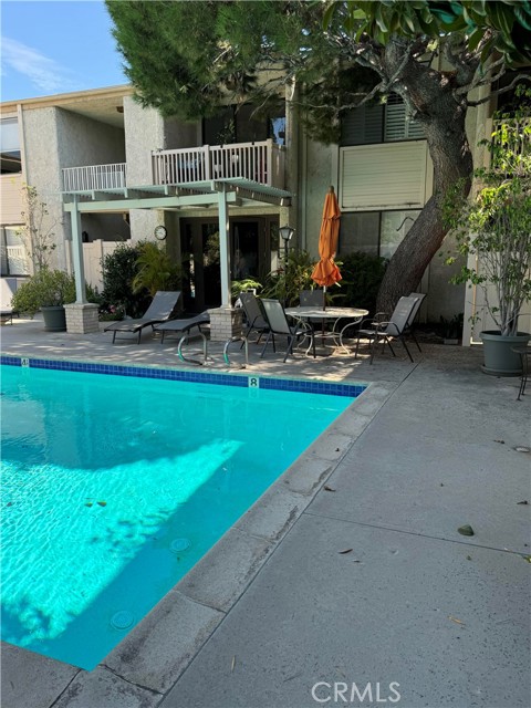 Detail Gallery Image 16 of 21 For 14315 Riverside Dr #209,  Sherman Oaks,  CA 91423 - 2 Beds | 2 Baths