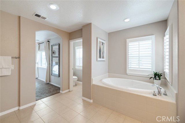2889 Plaza Del Amo, Torrance CA: https://media.crmls.org/medias/3468c2cf-fe22-4c8e-8d83-a5d61f4012cf.jpg