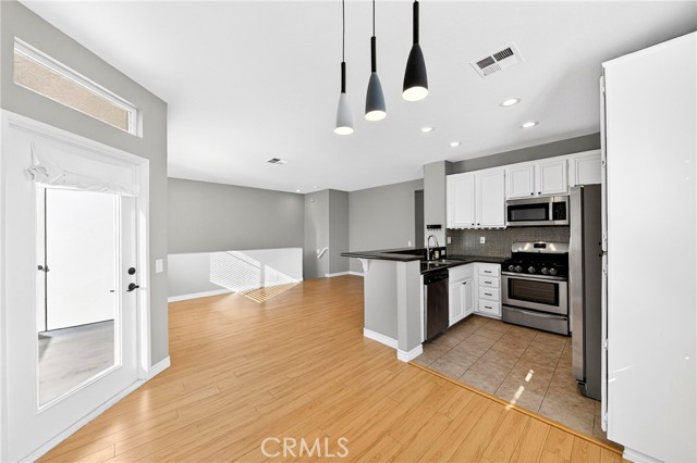 Detail Gallery Image 11 of 39 For 17809 Ash Ct, Carson,  CA 90746 - 2 Beds | 2 Baths