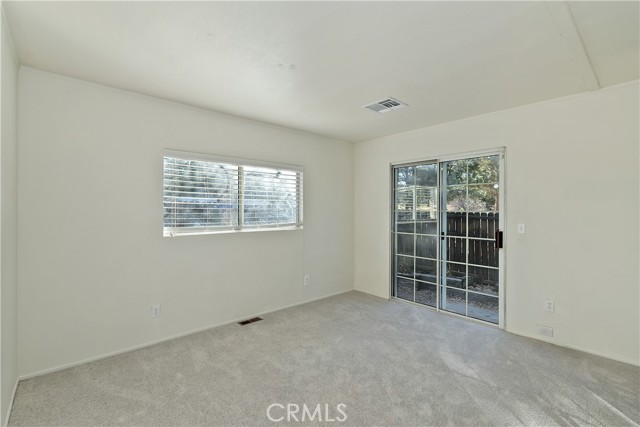 391 Montclair Dr #41, Big Bear City CA: https://media.crmls.org/medias/34690cb5-7de3-49eb-a0b4-5a8debdab84b.jpg