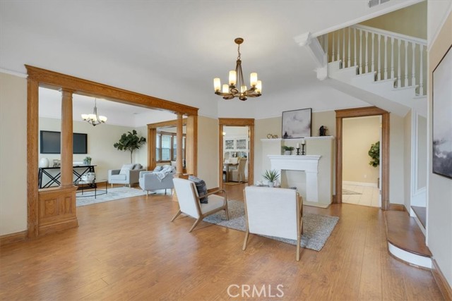 Detail Gallery Image 3 of 14 For 2913 Brighton Ave, Los Angeles,  CA 90018 - 4 Beds | 2/1 Baths