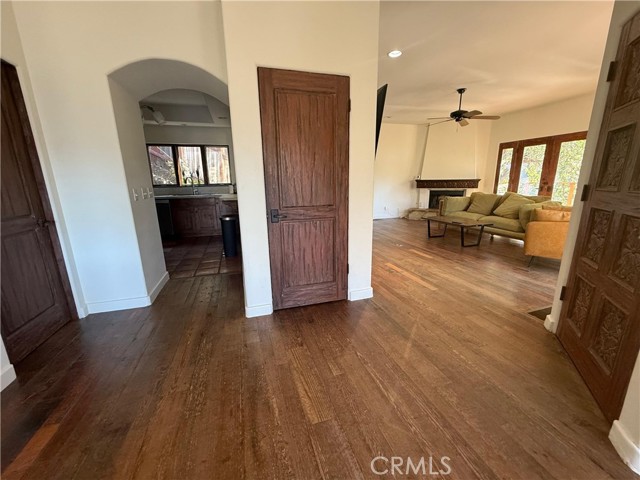 Detail Gallery Image 9 of 30 For 2045 Lookout Dr, Agoura Hills,  CA 91301 - 2 Beds | 2/1 Baths