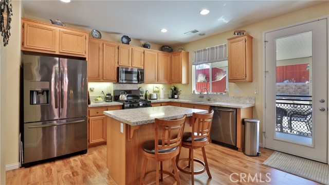 Detail Gallery Image 16 of 55 For 215 Furyk Way, Hemet,  CA 92545 - 2 Beds | 2 Baths