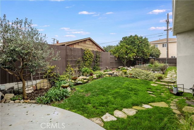 Huge pool size yard! Totally fenced...great for kids and pets!