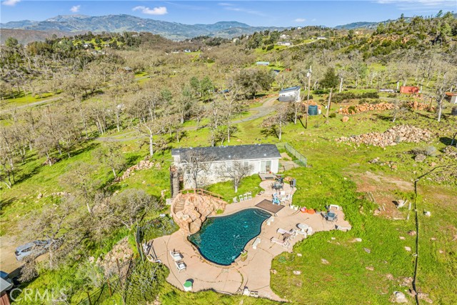 21054 Yankee Valley Road, Hidden Valley Lake CA: https://media.crmls.org/medias/346abec9-35cf-4896-8b99-e4a83ce53655.jpg