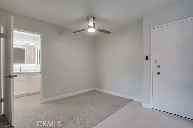 5460 White Oak Avenue, E308 photo 5