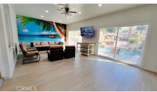 Detail Gallery Image 4 of 5 For 922 Armata Dr, Corona,  CA 92881 - 4 Beds | 3/1 Baths