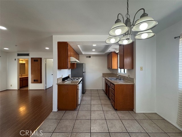 Detail Gallery Image 9 of 11 For 77 N Holliston Ave, Pasadena,  CA 91106 - 1 Beds | 1 Baths