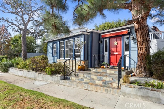 1615 Magnolia Avenue, Manhattan Beach, California 90266, 3 Bedrooms Bedrooms, ,1 BathroomBathrooms,Residential,Sold,Magnolia,SB24246548