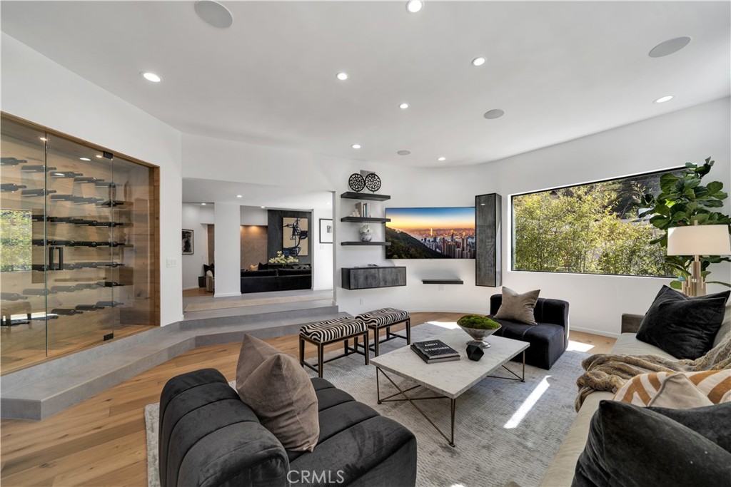 16. 2743 Laurel Canyon Boulevard Los Angeles, CA 90046