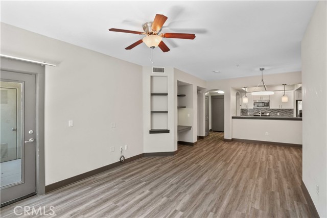Detail Gallery Image 5 of 18 For 24595 Town Center Dr #3211,  Valencia,  CA 91355 - 2 Beds | 2 Baths