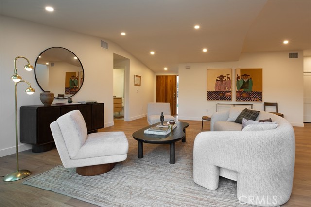4 Bed Home for Sale in Costa Mesa, California