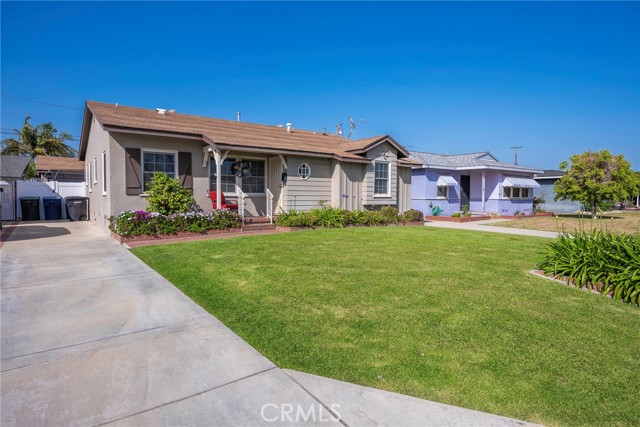 Detail Gallery Image 4 of 30 For 9535 Prichard St, Bellflower,  CA 90706 - 3 Beds | 1/1 Baths