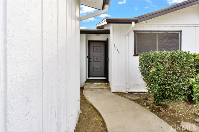 Detail Gallery Image 4 of 37 For 2738 S Fairway Ct, Visalia,  CA 93277 - 3 Beds | 2/1 Baths