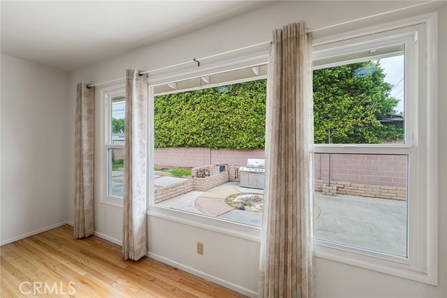 9301 Dewey Drive, Garden Grove CA: https://media.crmls.org/medias/346cfb91-2446-4a17-bcc3-86730a5afe79.jpg
