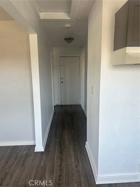 902 Magnolia Avenue, Long Beach CA: https://media.crmls.org/medias/346eaa3c-574e-4c0d-b7a2-6d7200c68f6f.jpg