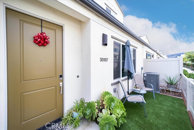 Detail Gallery Image 4 of 55 For 35157 Grove, Fallbrook,  CA 92028 - 4 Beds | 2/1 Baths