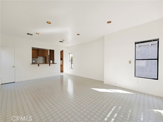 Detail Gallery Image 22 of 55 For 345 S Beachwood Dr, Burbank,  CA 91506 - 5 Beds | 3 Baths