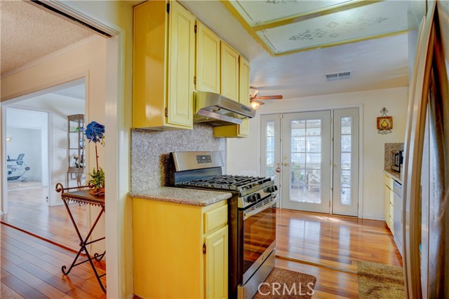 Detail Gallery Image 18 of 59 For 7115 Park Manor Ave, North Hollywood,  CA 91605 - 4 Beds | 2 Baths