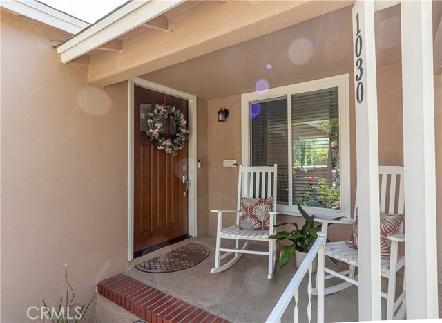 Detail Gallery Image 3 of 28 For 1030 E San Jose, Burbank,  CA 91501 - 3 Beds | 2 Baths
