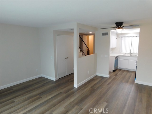 Image 3 of 17 For 910 Sheridan  B