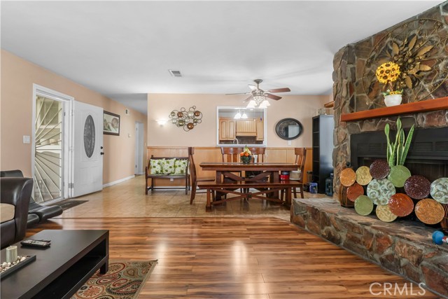 Detail Gallery Image 7 of 23 For 10305 Eudora Avenue, Buena Park,  CA 90620 - 4 Beds | 2 Baths