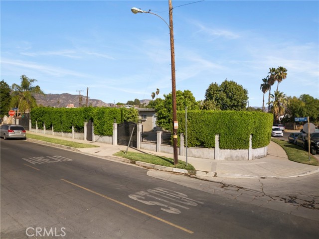 Detail Gallery Image 25 of 29 For 11663 Jackman Ave, Sylmar,  CA 91342 - 4 Beds | 2 Baths